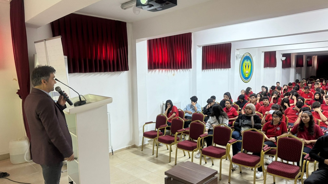  SGK Sosyal Güvenlik İş Müdürlüğü ile Batman İl Milli Eğitim Müdürlüğü işbirliği protokolü çerçevesinde Mehmet Beşir ARSLAN öğrencilerimize konferans verdi.